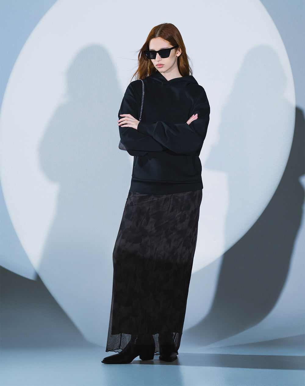 Buzo relax tipo hoddie negro mujer