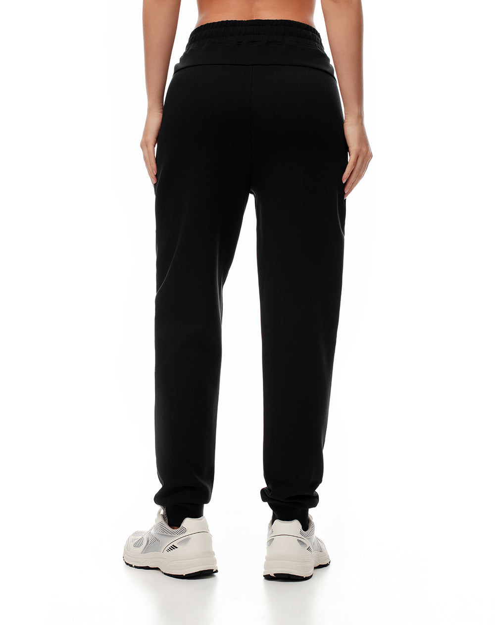 Jogger slim fit tiro medio negro