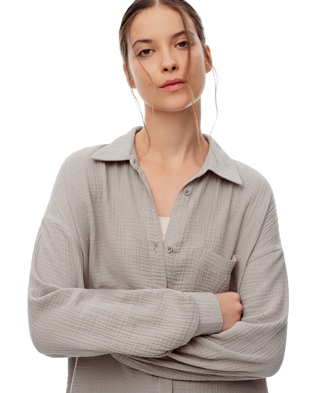 Camisa relaxed fit manga larga taupe