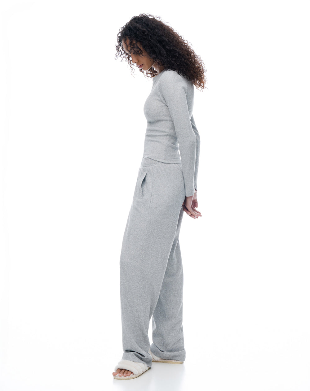 Pantalón regular fit tiro medio gris jaspe