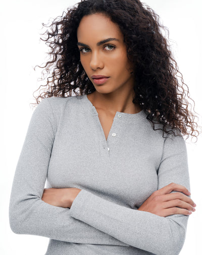 Camiseta slim fit manga larga gris jaspeada