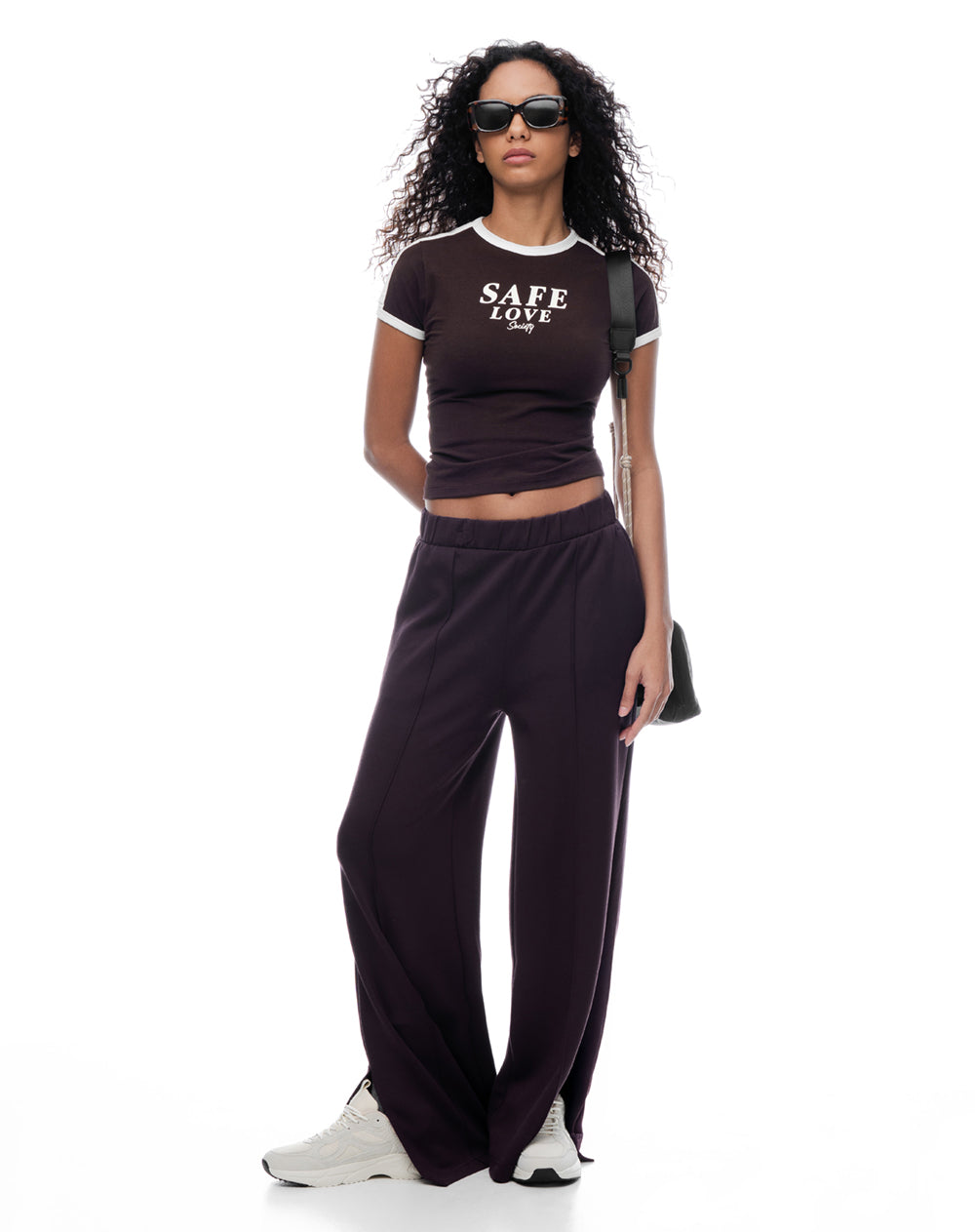 Jogger relaxed fit tiro alto vinotinto