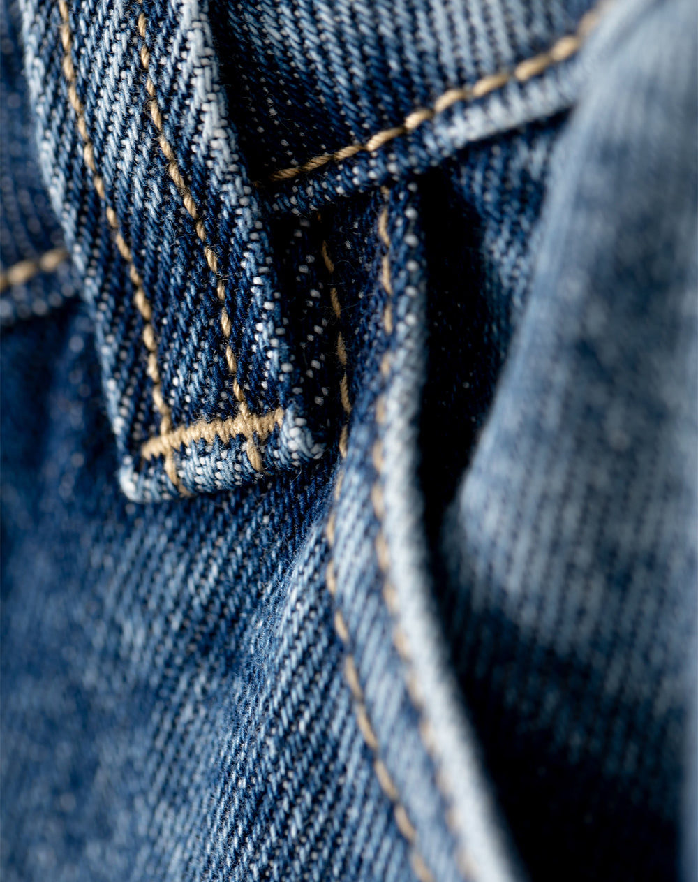 Jean regular fit tiro medio indigo