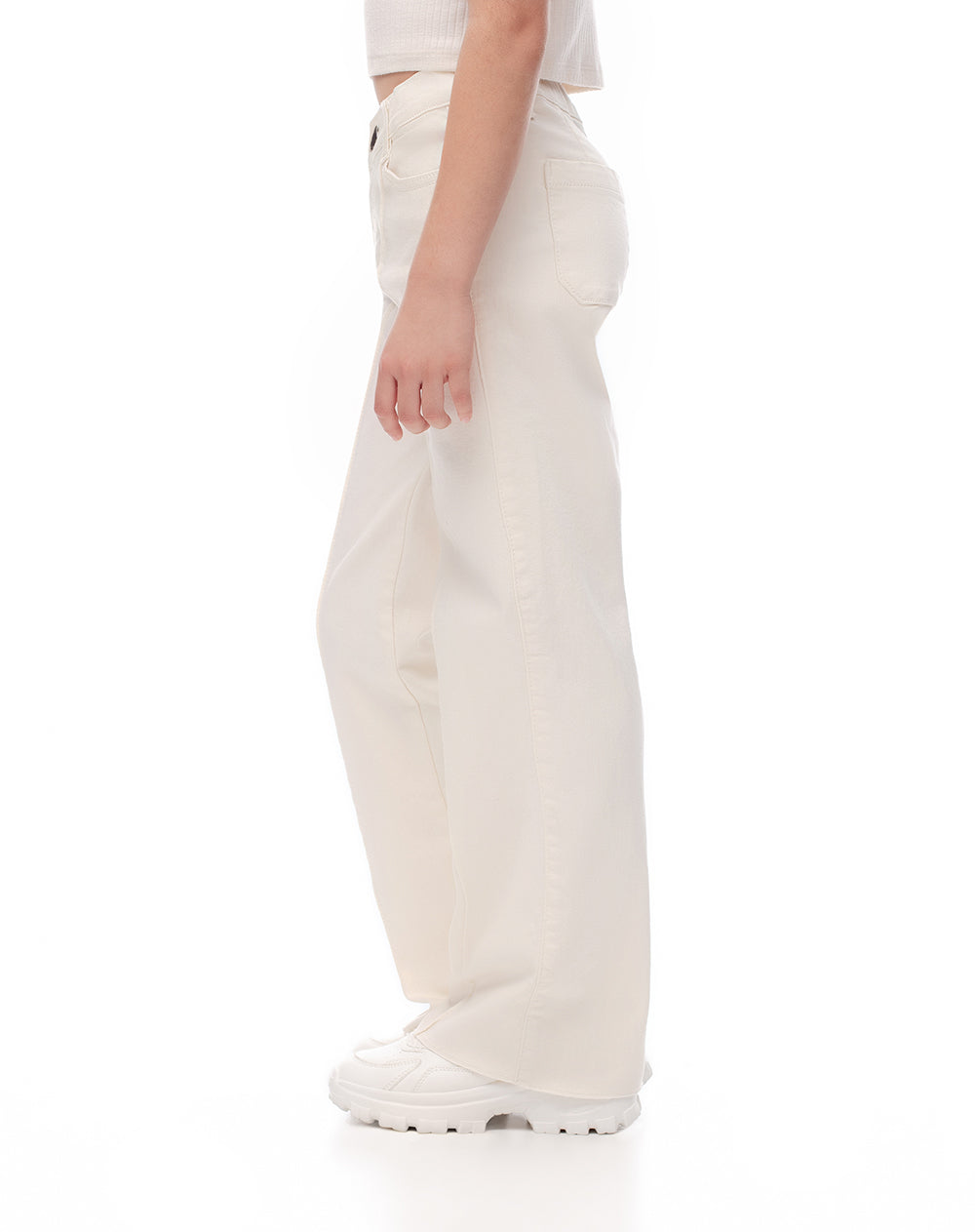 Pantalón flare fit tiro medio en drill crema