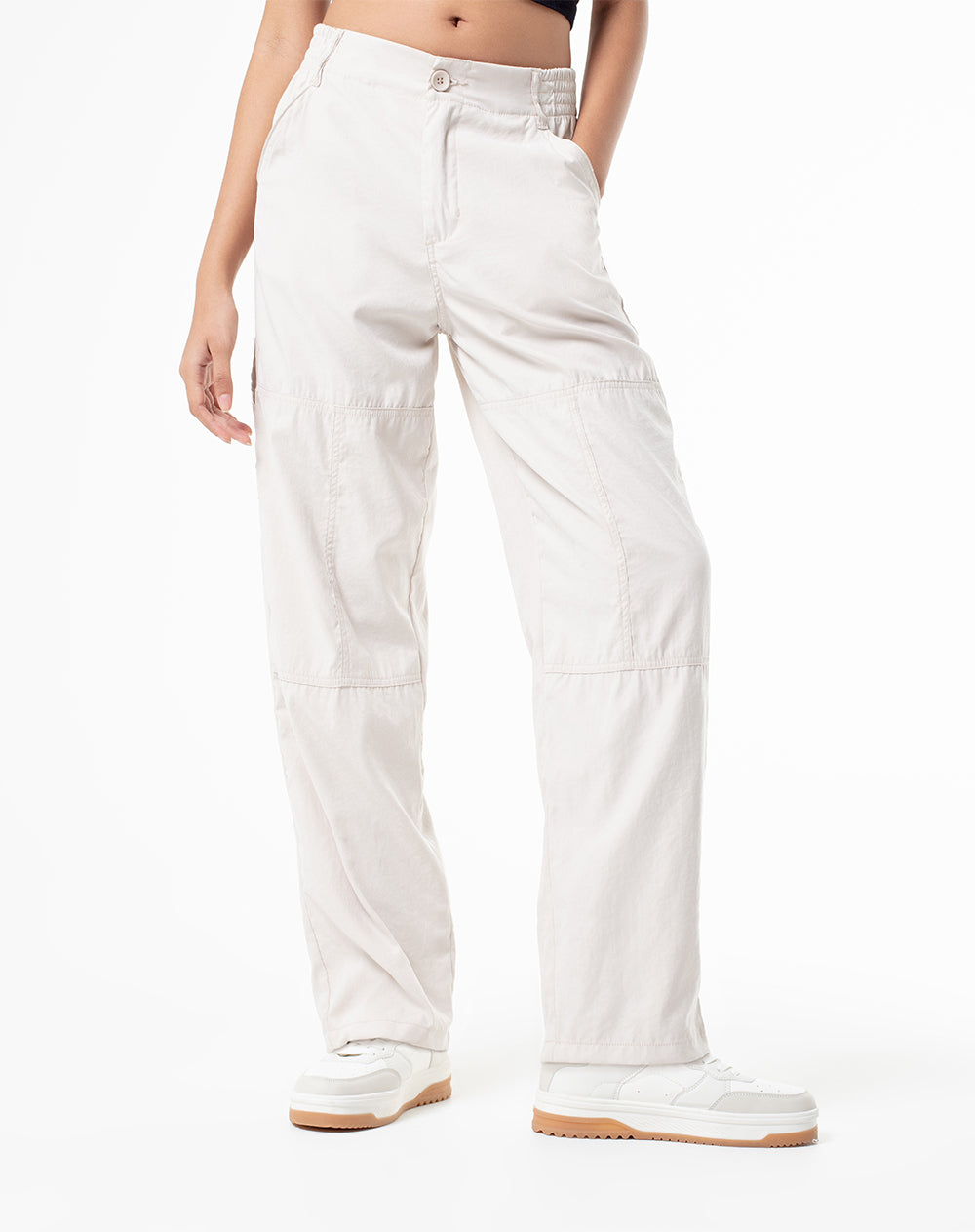 Pantalón parachute tiro medio elástico en cintura habano para mujer