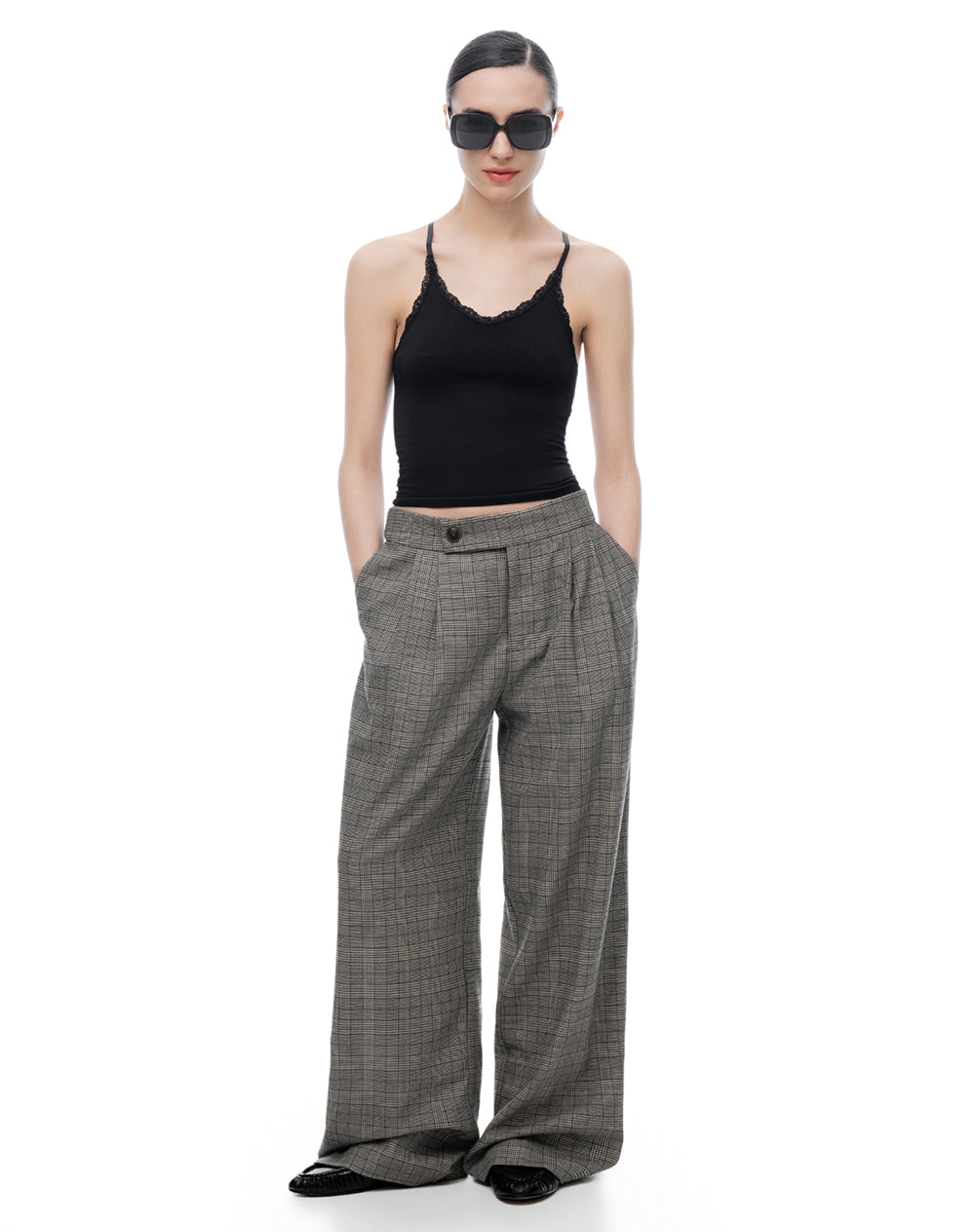 Pantalón wide leg tiro medio café cuadros mujer