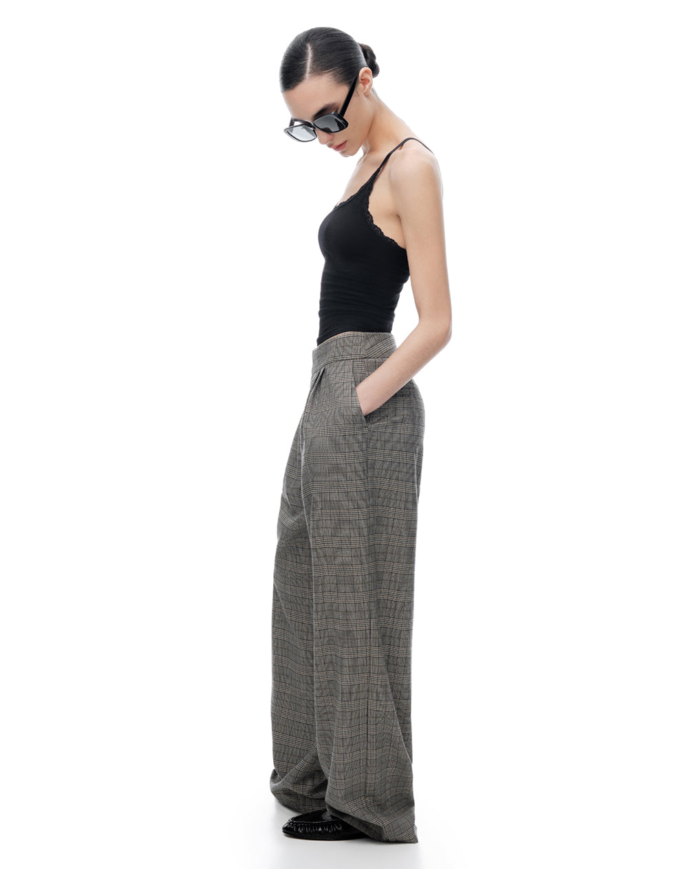 Pantalón wide leg tiro medio café cuadros mujer