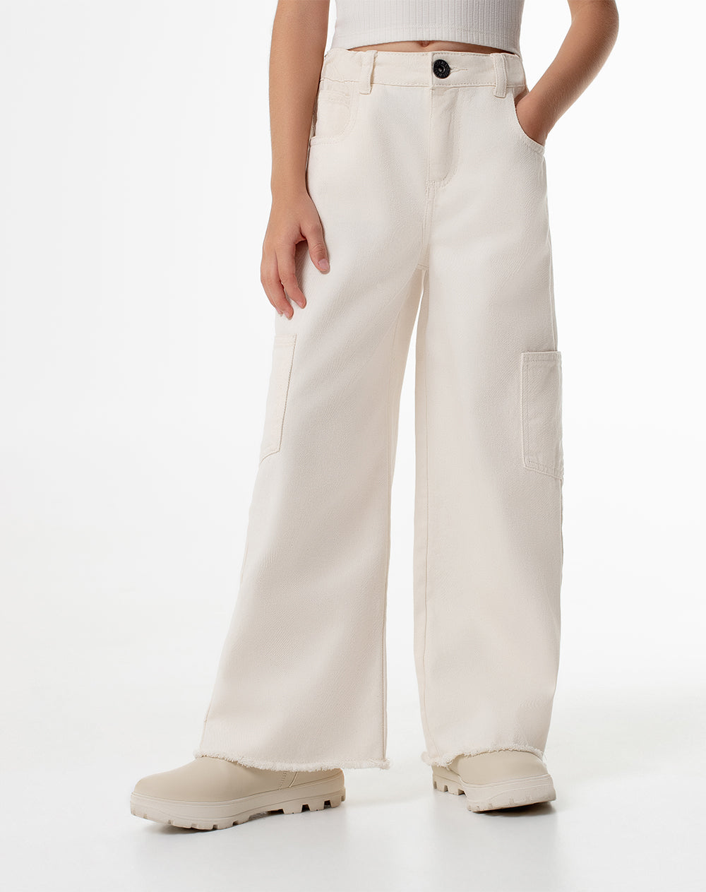 Pantalón loose fit tiro medio en drill crema