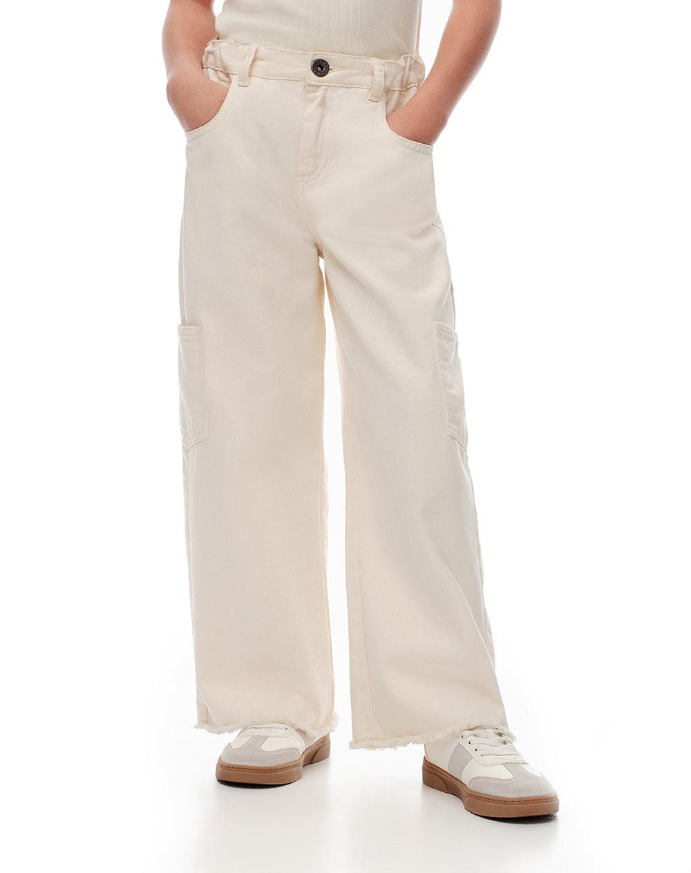 Pantalón cargo tiro medio denim elástico interno crema para niña