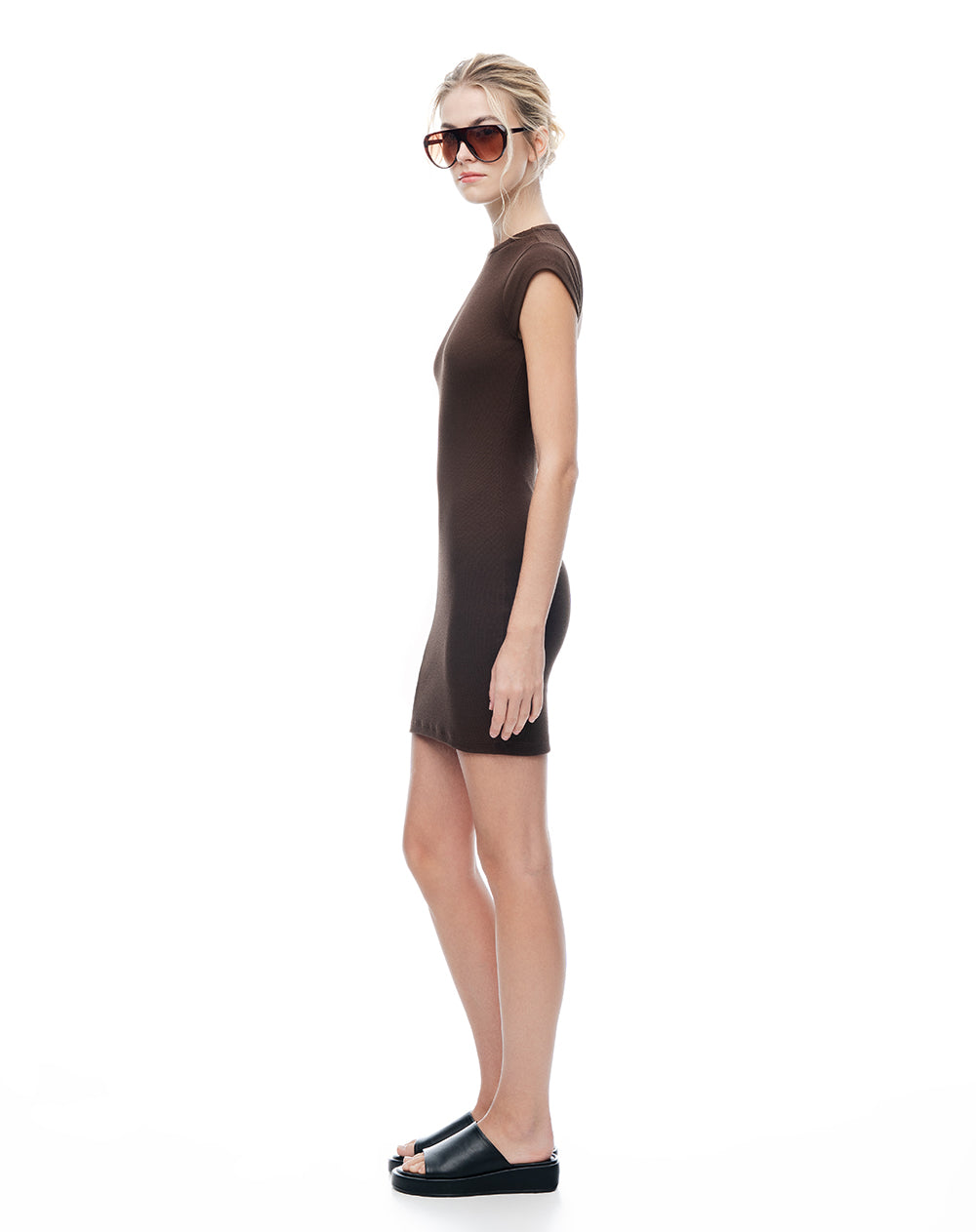Vestido corto slim escote chocolate mujer