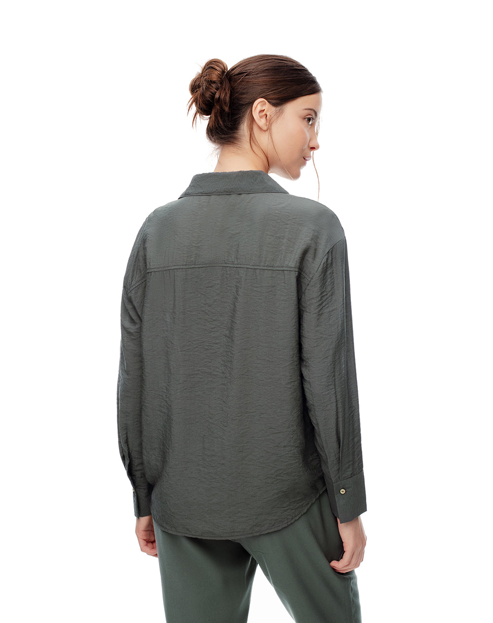 Camisa regular fit manga larga verde