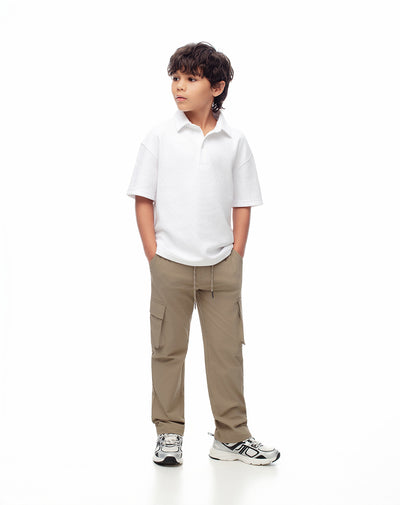 Pantalón regular fit tiro medio habano