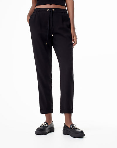 Pantalón regular fit tiro medio negro