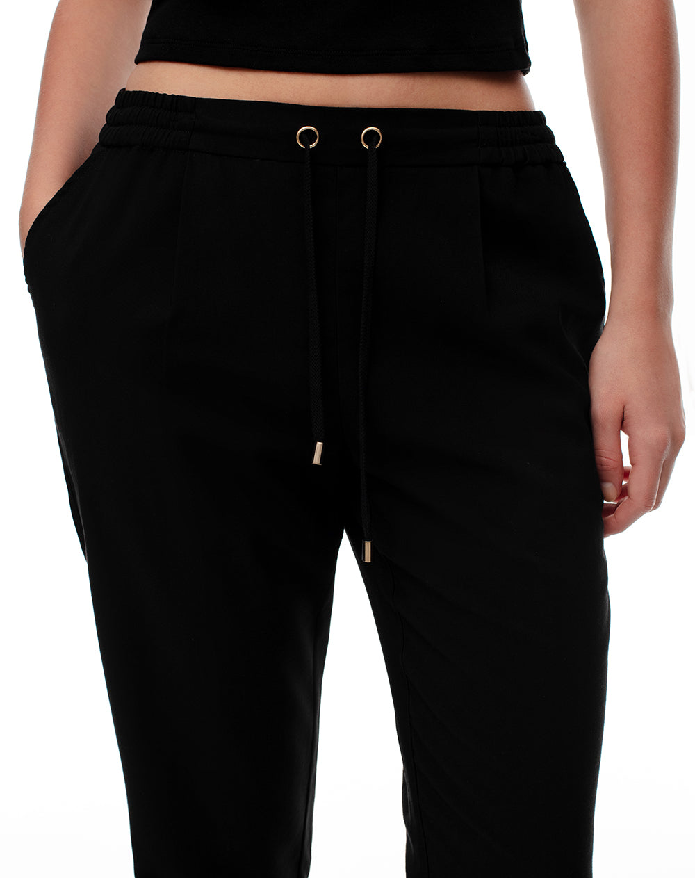 Pantalón tiro medio con cordón de ajuste negro para mujer