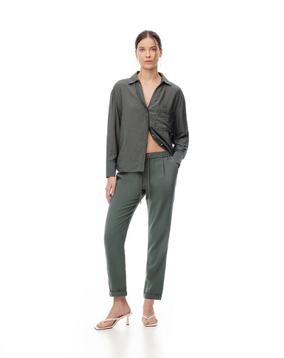 Pantalón regular fit tiro medio verde