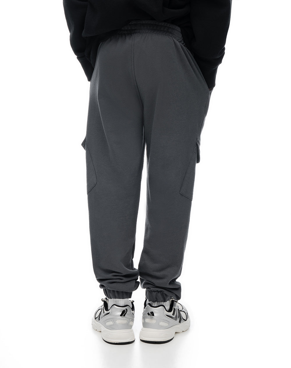 Jogger regular algodón gris niño