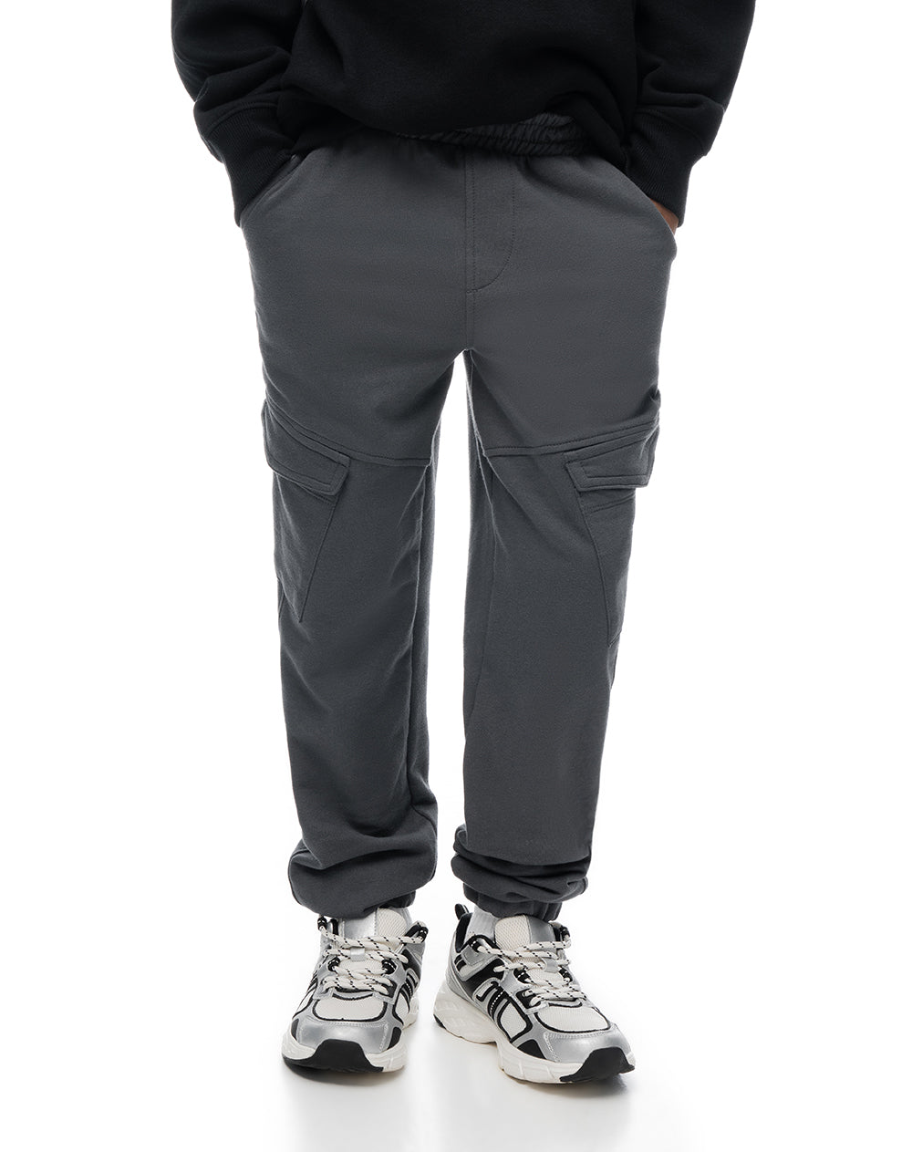 Jogger regular algodón gris niño