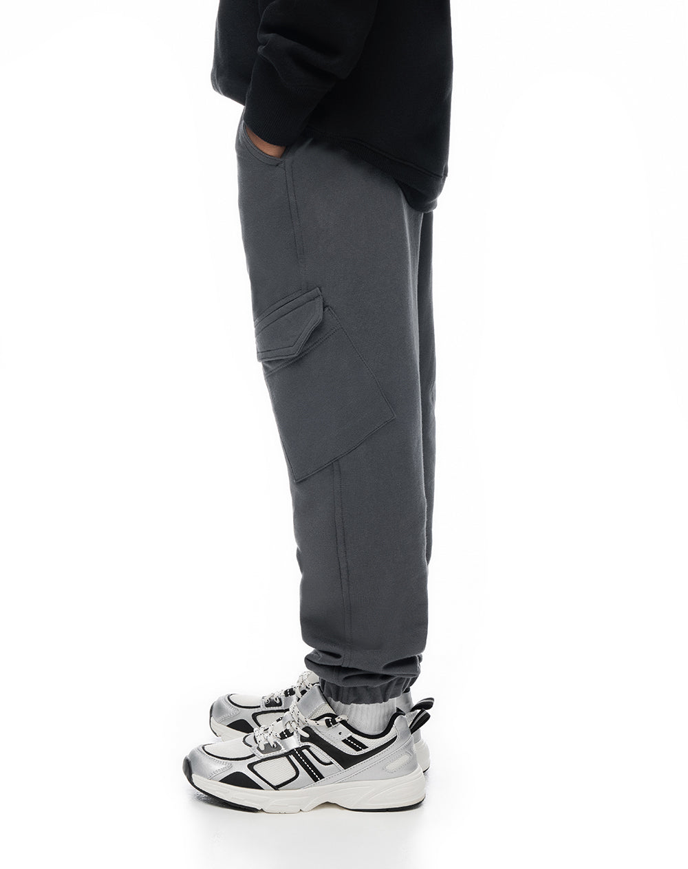 Jogger regular algodón gris niño