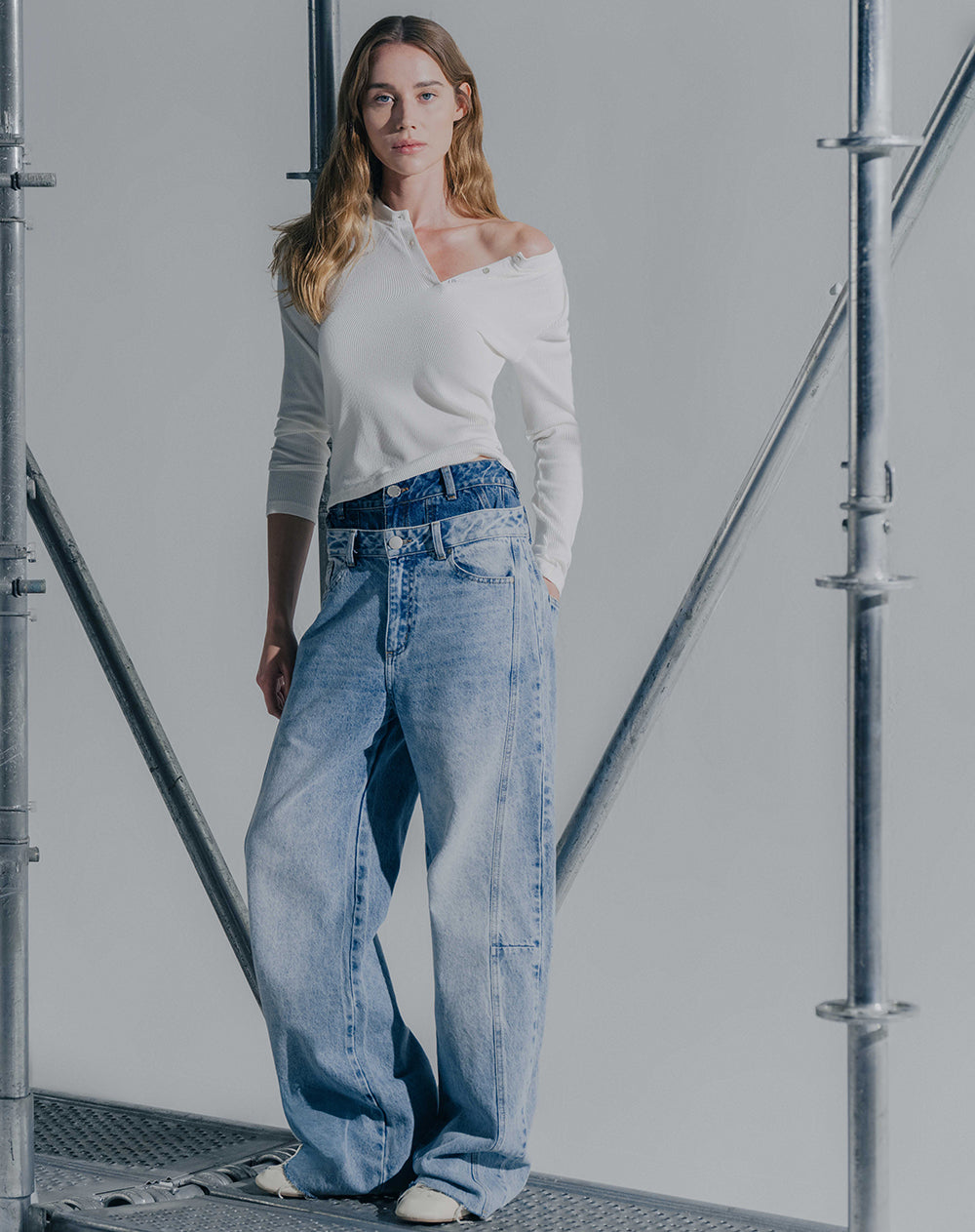 Jean wide leg tiro alto dobladillo índigo claro mujer