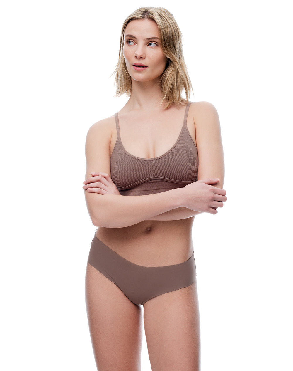 Panty cachetero tiro medio invisble x3unds surtido
