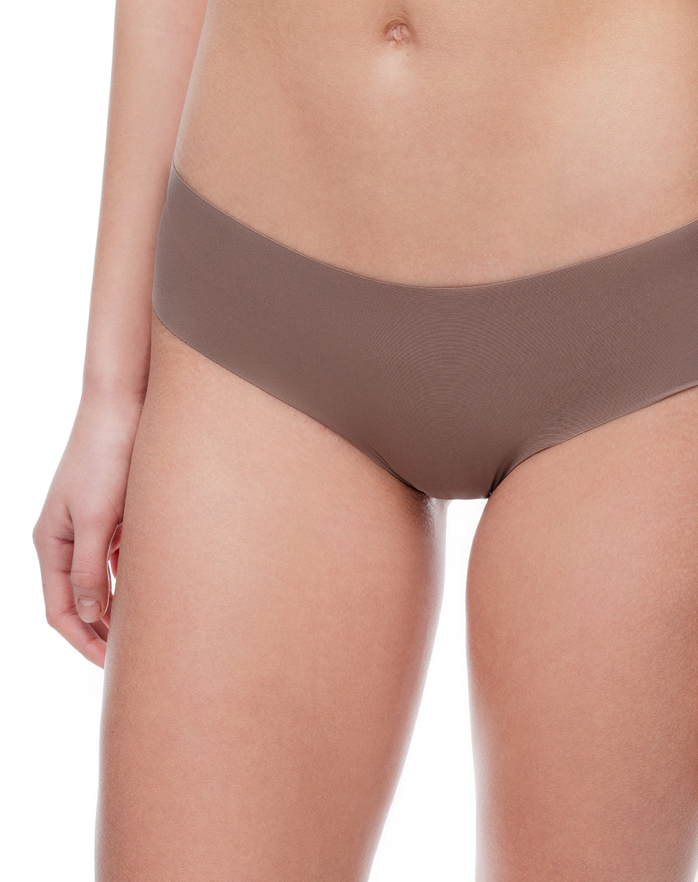 Panty cachetero tiro medio invisble x3unds surtido
