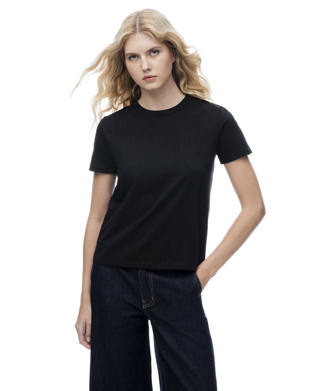 Camiseta regular manga corta negra mujer