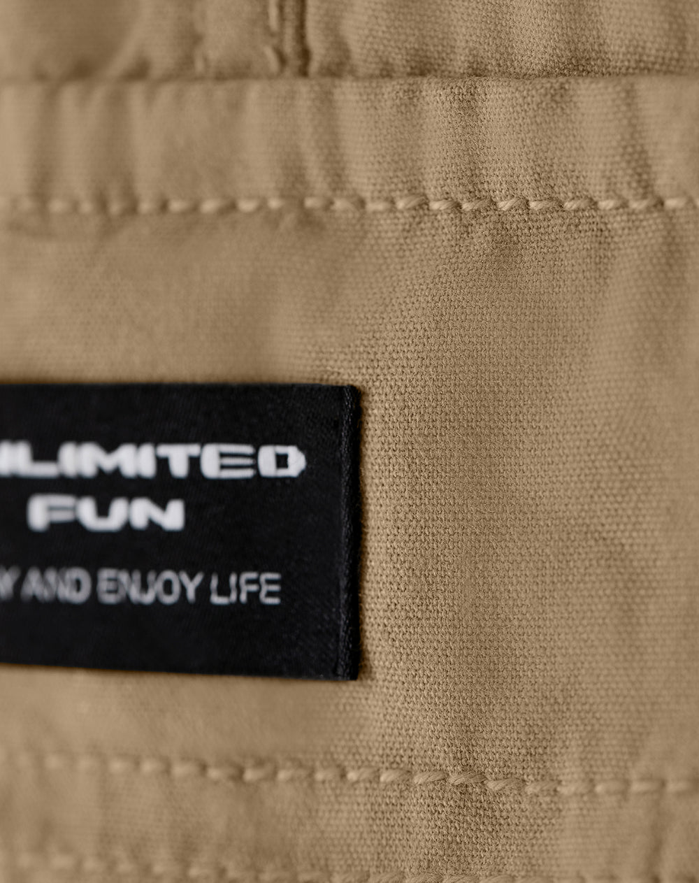 Jogger Lerem regular fit tiro medio en drill habano