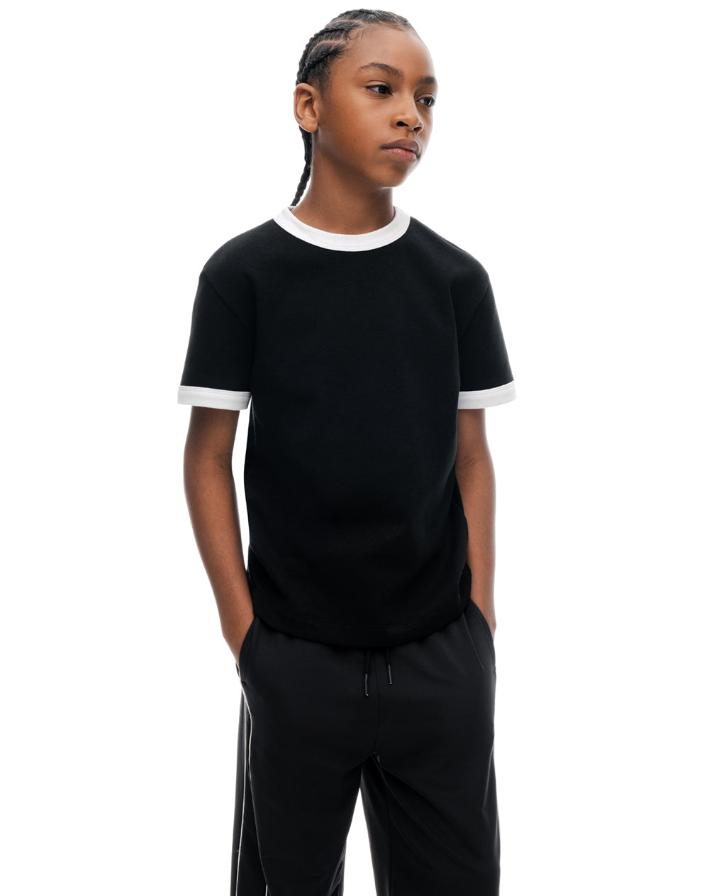 Camiseta regular manga corta negra niño
