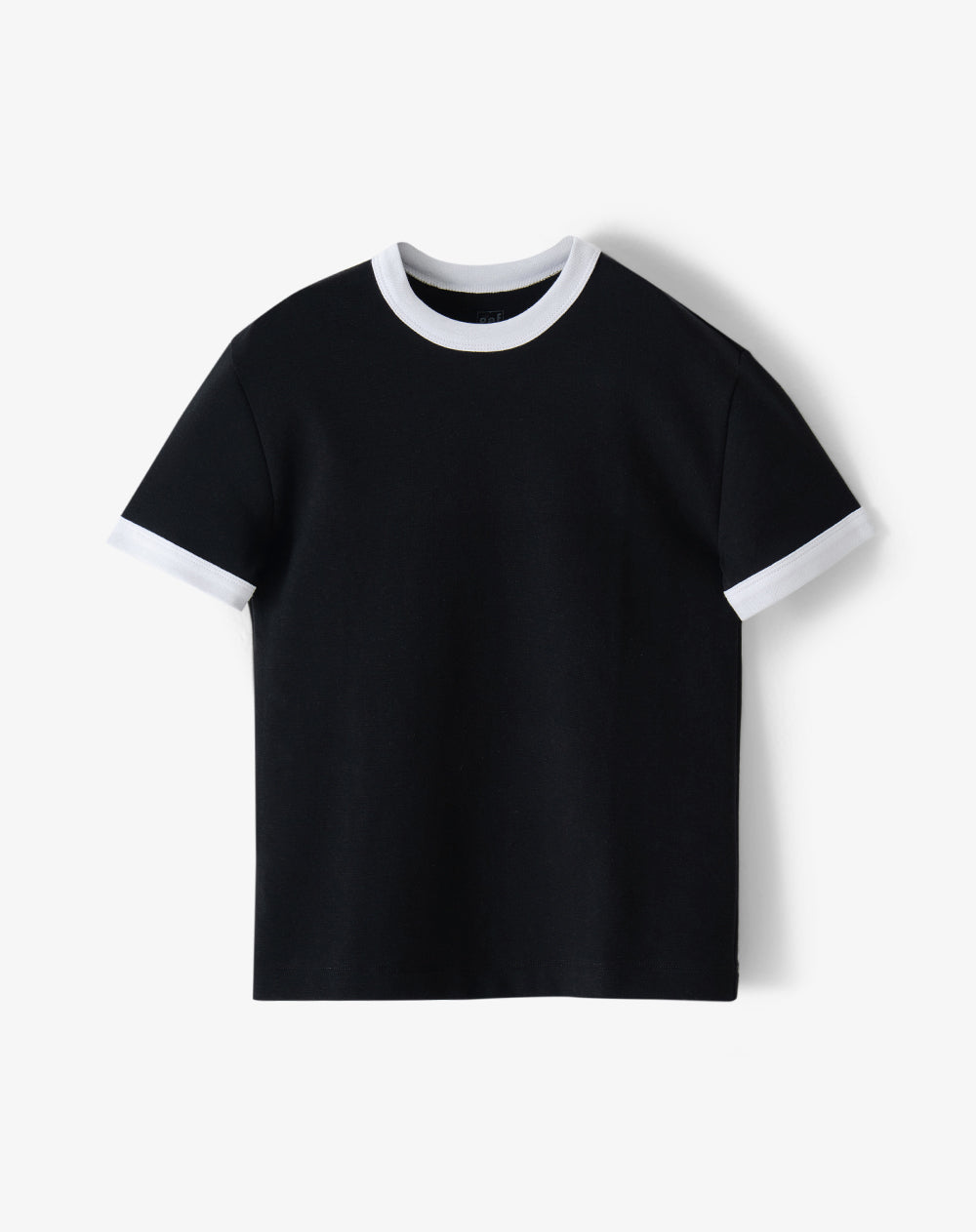 Camiseta regular manga corta negra niño