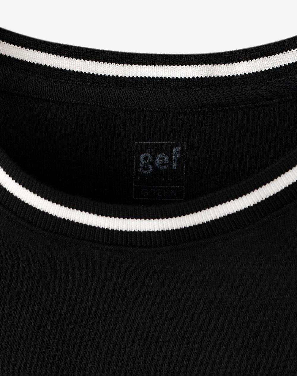 Camiseta fitted fit manga corta negra