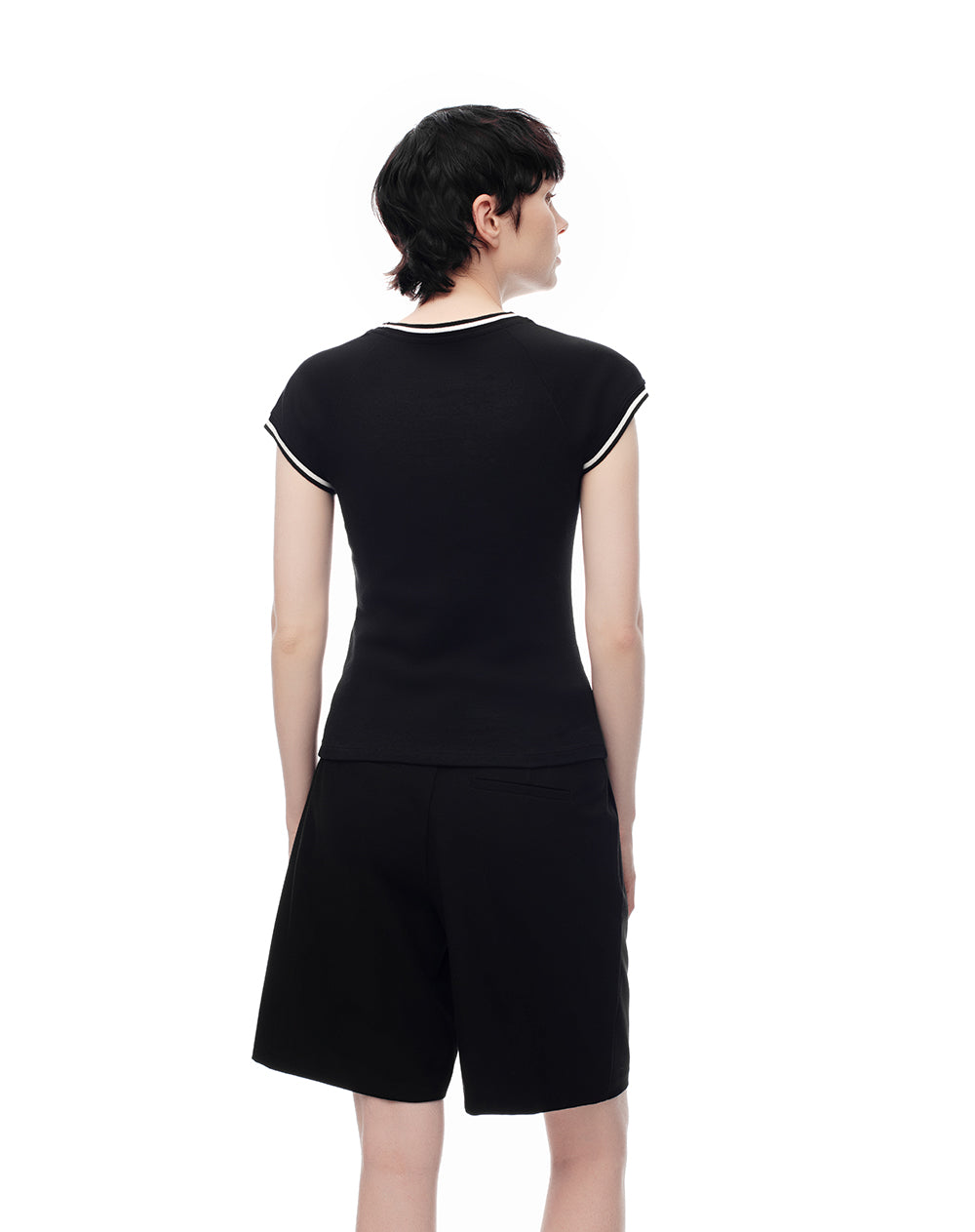 Camiseta fitted fit manga corta negra