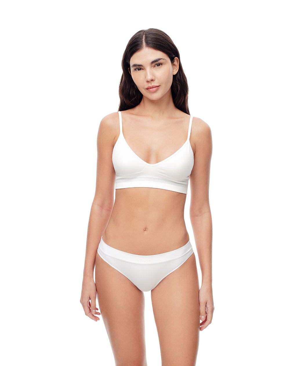 Top soporte medio copas removibles y pocas costuras blanco