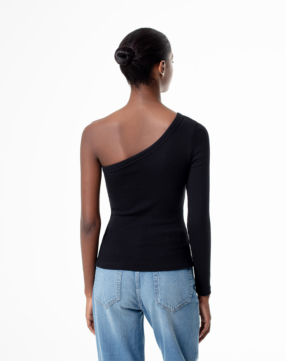 Camiseta slim fit manga larga negra