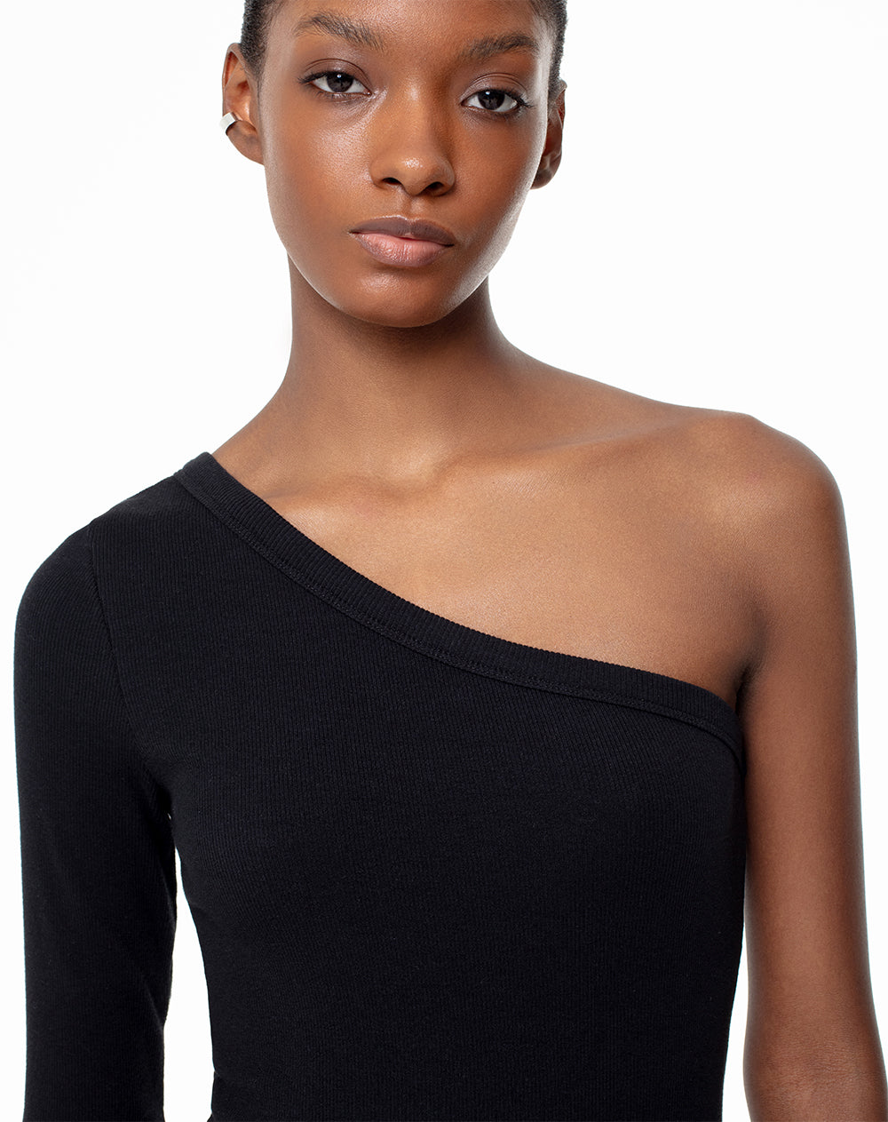 Camiseta slim fit manga larga negra