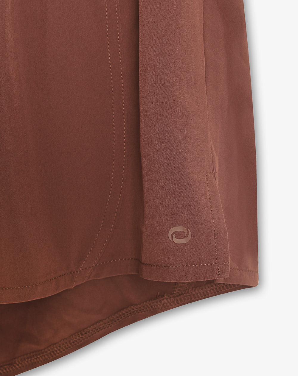 Short deportivo café mujer