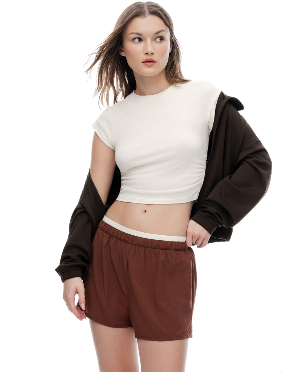 Short deportivo café mujer