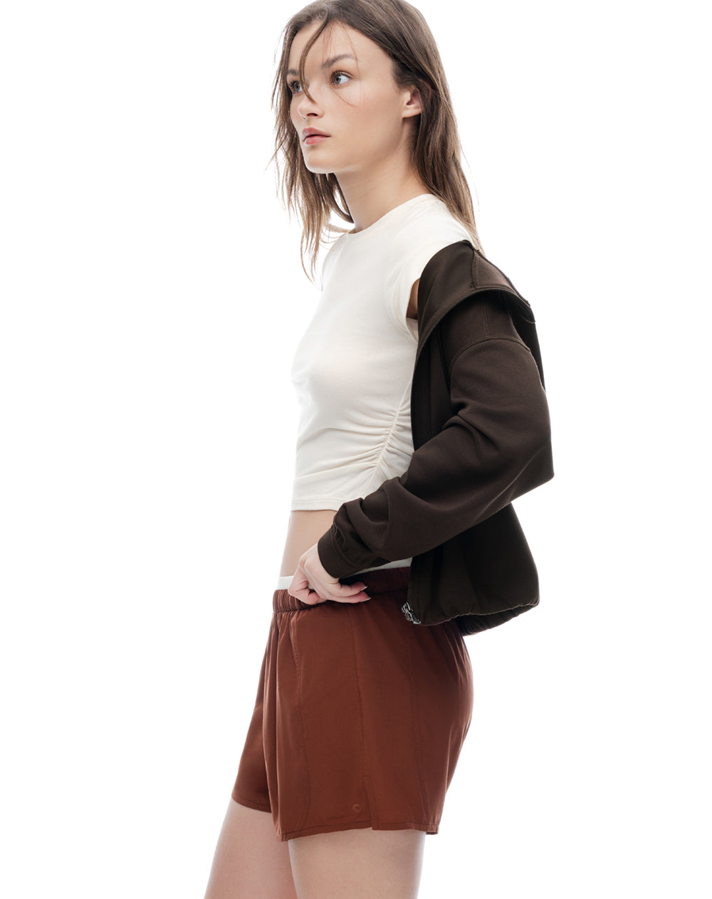 Short deportivo café mujer