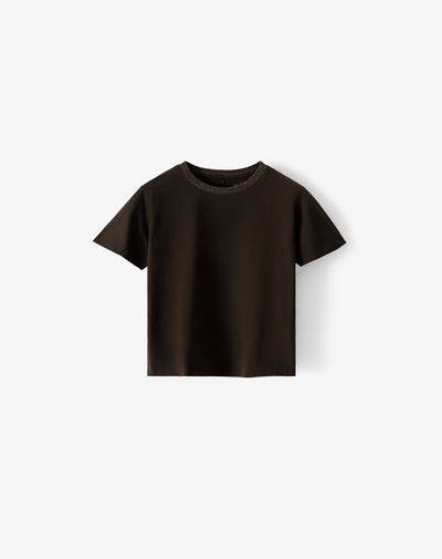 Camiseta regular fit manga corta chocolate
