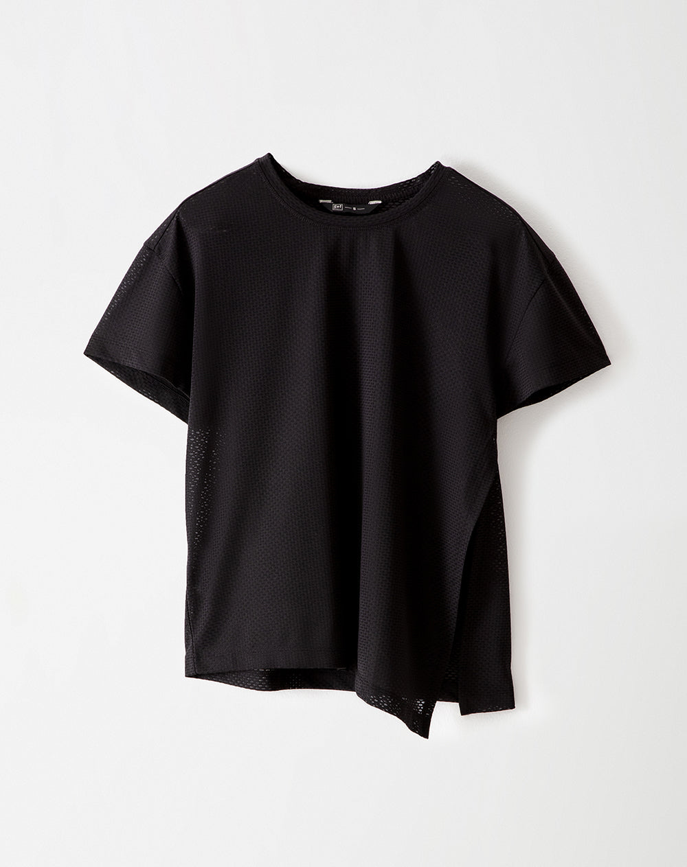 Camiseta regular fit manga corta negra