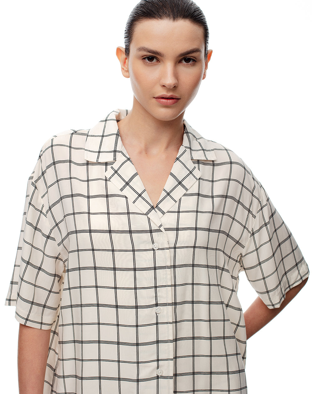 Camisa relax manga corta estampada mujer