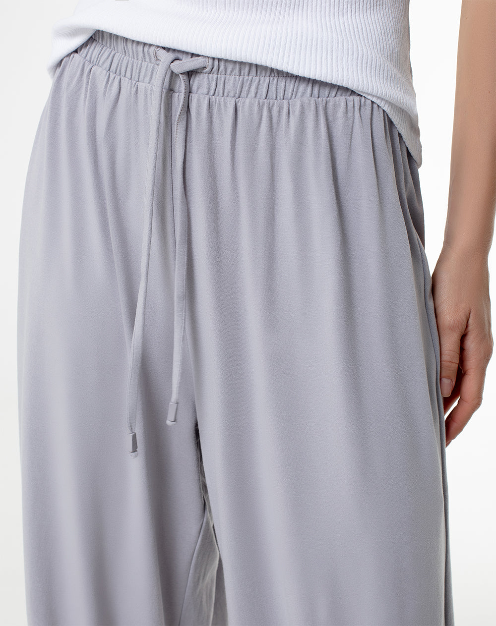 Pantalón relaxed fit tiro medio gris