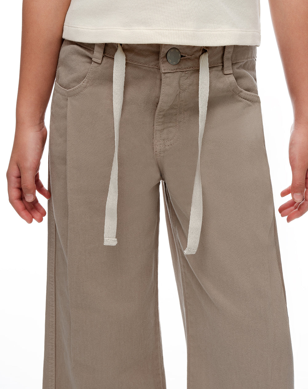 Pantalón loose tiro medio algodón café niña