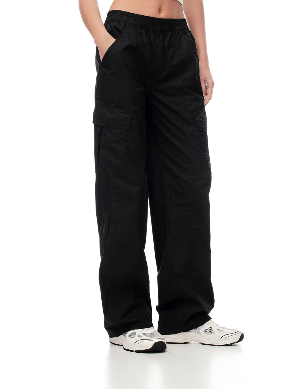 Pantalón regular fit tiro medio en drill negro
