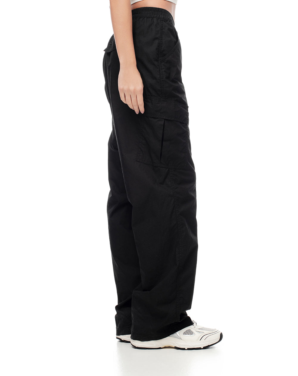 Pantalón regular fit tiro medio en drill negro