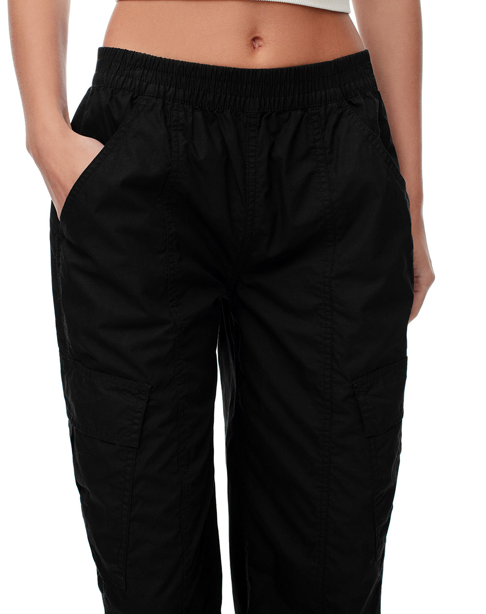 Pantalón regular fit tiro medio en drill negro