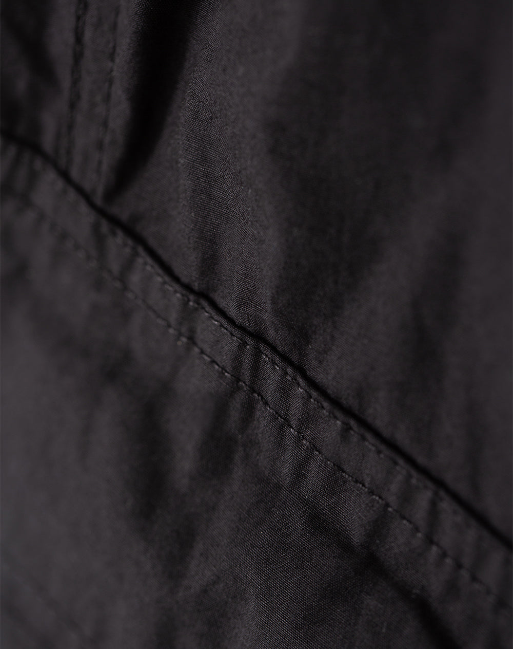 Pantalón regular fit tiro medio en drill negro