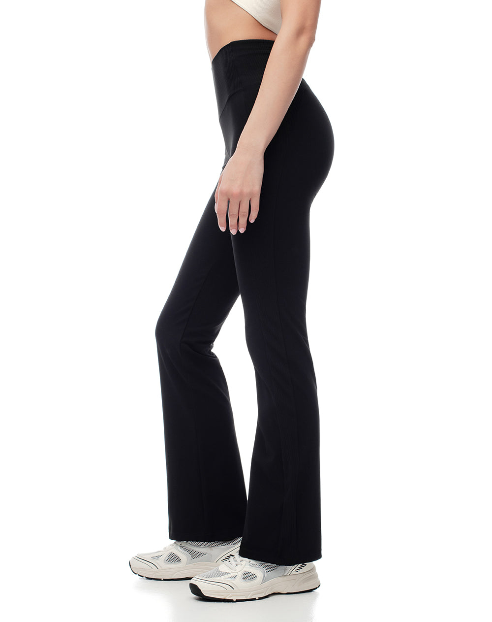 Pantalón deportivo flare secado rápido negro mujer