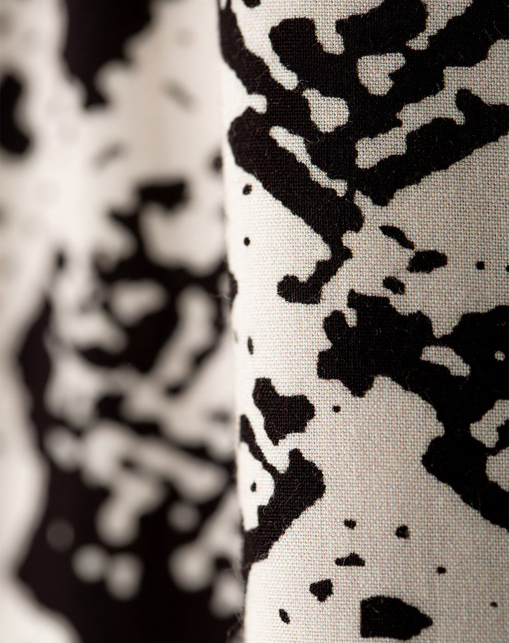 Pantalón holgado tiro medio elástico en cintura estampado para mujer