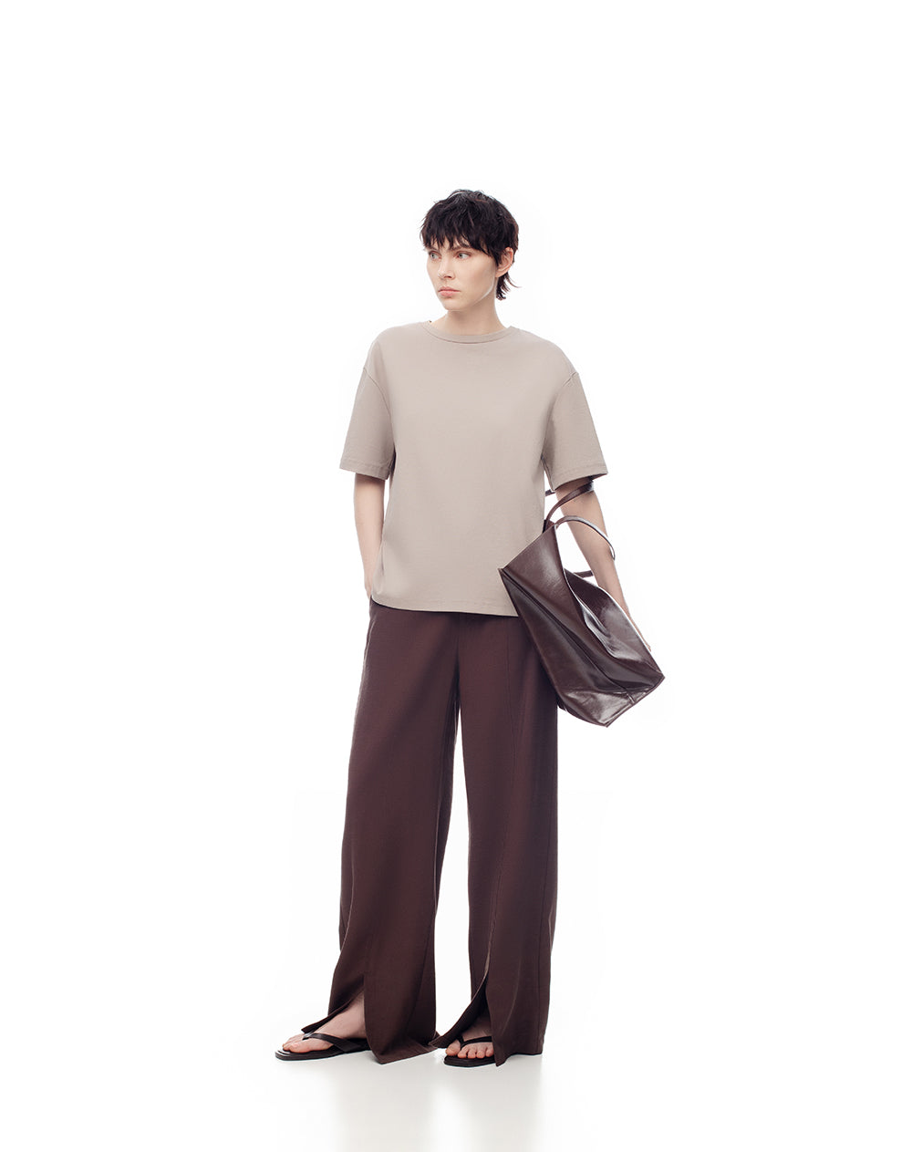 Camiseta oversized fit manga corta taupe