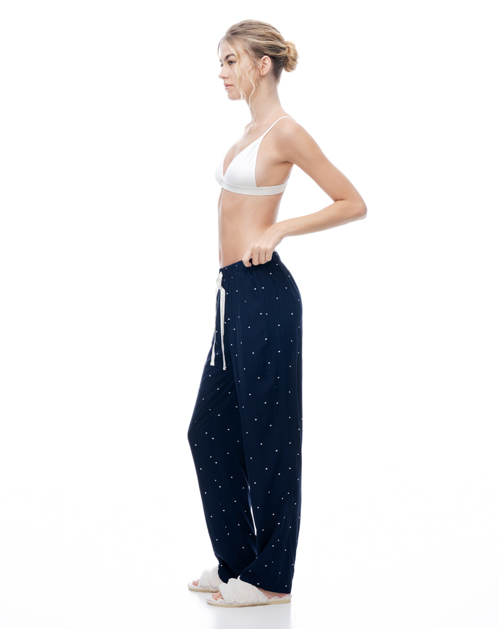 Pantalón regular tiro medio azul estampado mujer